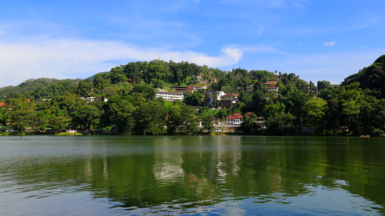 Visit Kandy Temple of Tooth Relic