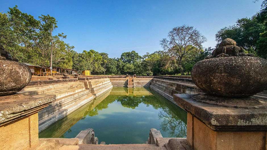 Kuttam Pokuna Anuradhapura, Sri Lanka