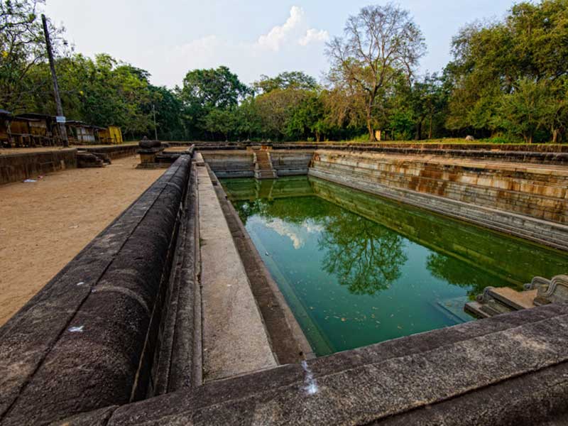 Kuttam Pokuna Anuradhapura, Sri Lanka