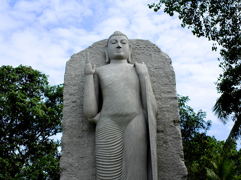 Avukana Buddha statue